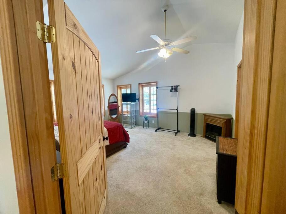 7 Sleeps 8 Beautiful Boulder Bay, Big Bear