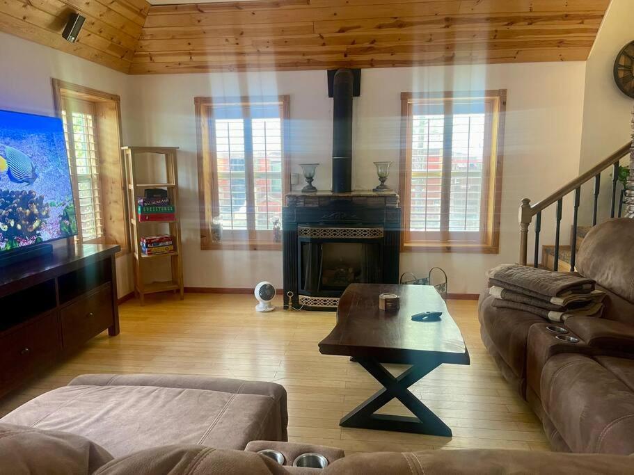 7 Sleeps 8 Beautiful Boulder Bay, Big Bear Lac Big Bear