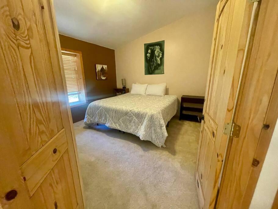 7 Sleeps 8 Beautiful Boulder Bay, Big Bear Lac Big Bear