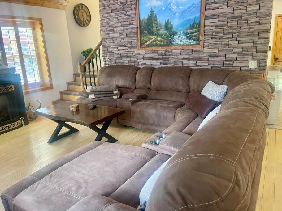 7 Sleeps 8 Beautiful Boulder Bay, Big Bear Hébergement de vacances